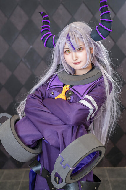 ラプラス・ダークネス「ホロライブ」／みら（@tehslu__cos_xxx）