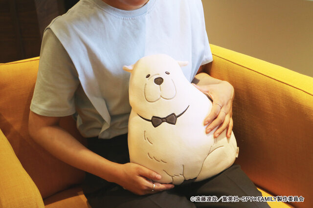 「SPY×FAMILY」ボンドのアロマクッションが登場！もちもちな触り心地と香りが楽しめる癒しグッズ