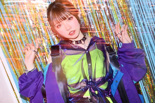 峯田茉優『WHO ARE ME？』