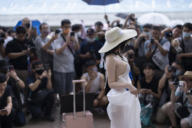 メアリー『勝利の女神:NIKKE』／Meenfox（X：@meenfox）