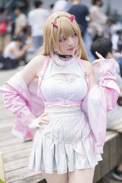 バイパー『勝利の女神:NIKKE』／Sαkυmα Mιυ（Instagram：sakuma.miu1122）