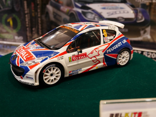 同じくベルキット製のプジョー207