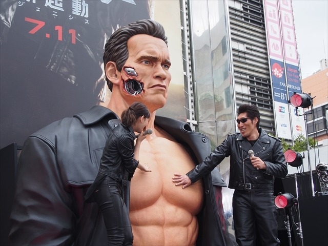 日本初公開から30周年「ターミネーターの日」認定　巨大ターミネーターを新宿で展示