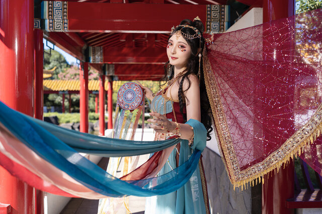 西域漢服／しょこら（X：@Chocolat_cos0）