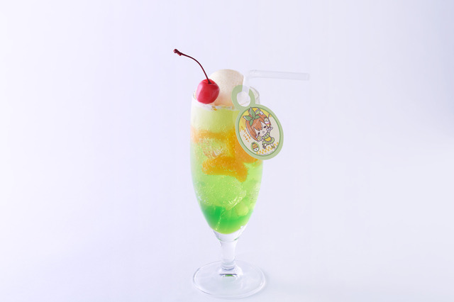 四葉のみかん入りグリーンフロート（C）春場ねぎ・講談社／映画「五等分の花嫁」製作委員会（C）2023 SANRIO CO., LTD.APPROVAL NO.L643476　S/D・G