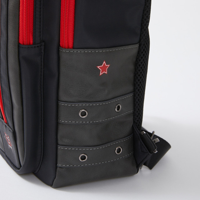 「『勝利の⼥神︓NIKKE』コラボレーションバッグ　ラピモデル」17,600円（税込）（C）SHIFT UP CORP.