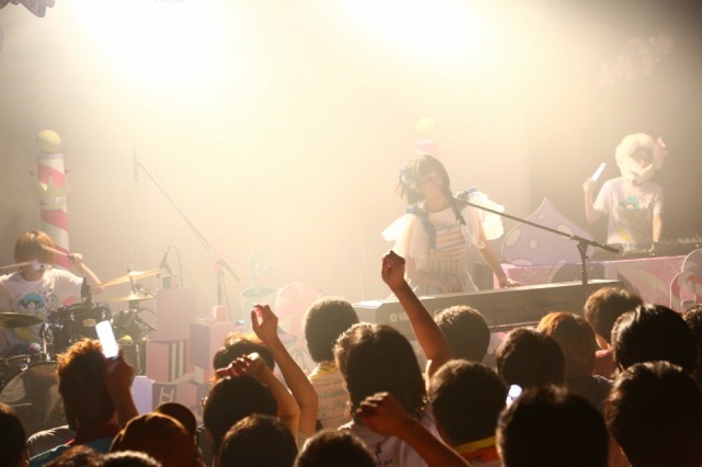 みみめめMIMI「CANDY MAGIC SHOW～梅雨だけど雨じゃなくて飴を降らせまSHOW！」