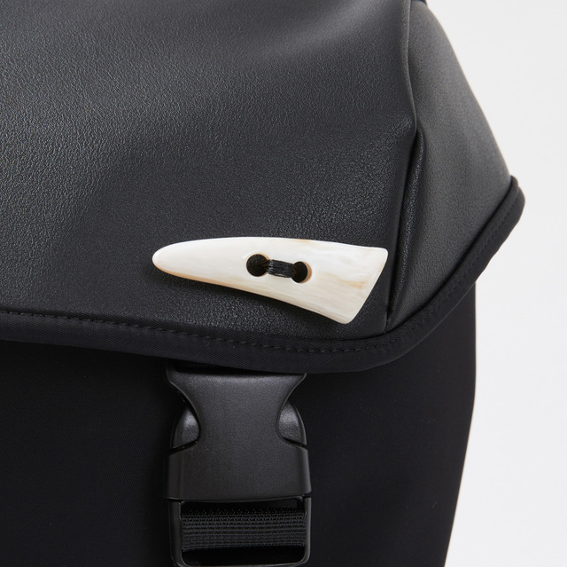 「アルベド モデル バックパック」22,000円（税込）（C）丸山くがね・KADOKAWA刊／オーバーロード4製作委員会