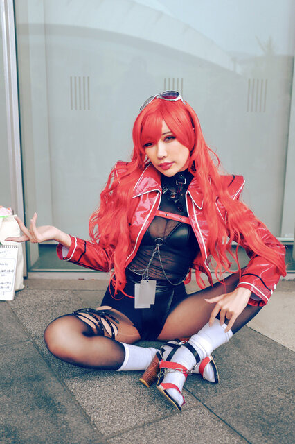 ボリューム『勝利の女神:NIKKE』／イケハタカオリ（X：@ikehata_kaori_2）