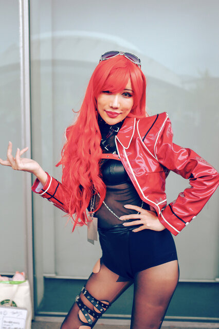 ボリューム『勝利の女神:NIKKE』／イケハタカオリ（X：@ikehata_kaori_2）