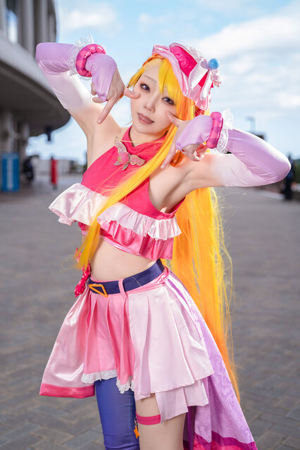 キュアバタフライ「ひろがるスカイ!プリキュア」／愛真（@emacoscos_17）