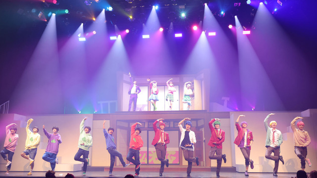 舞台『おそ松さん on STAGE～SIX MEN'S SHOW TIME～2nd SEASON』（C）赤塚不二夫／「おそ松さん」on STAGE 製作委員会 2023