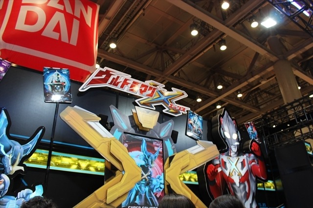 「ウルトラマンX」「妖怪ウォッチ」人気キャラクター勢ぞろいのバンダイブース@東京おもちゃショー2015