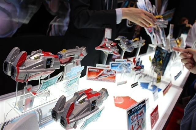 「ウルトラマンX」「妖怪ウォッチ」人気キャラクター勢ぞろいのバンダイブース@東京おもちゃショー2015