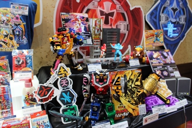 「ウルトラマンX」「妖怪ウォッチ」人気キャラクター勢ぞろいのバンダイブース@東京おもちゃショー2015