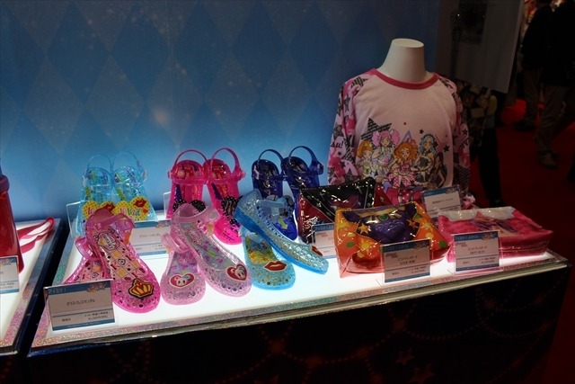 「ウルトラマンX」「妖怪ウォッチ」人気キャラクター勢ぞろいのバンダイブース@東京おもちゃショー2015