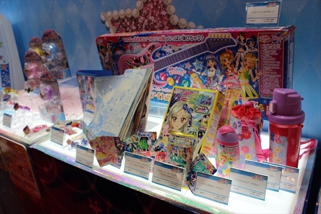 「ウルトラマンX」「妖怪ウォッチ」人気キャラクター勢ぞろいのバンダイブース@東京おもちゃショー2015