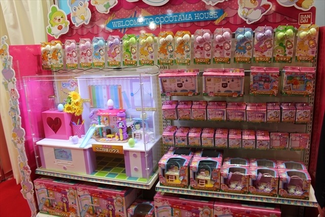 「ウルトラマンX」「妖怪ウォッチ」人気キャラクター勢ぞろいのバンダイブース@東京おもちゃショー2015