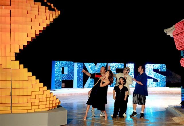 人気ゲームが地球侵略？映画「ピクセル」コロンバス監督が記者会見で勝利宣言！