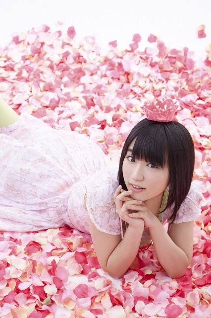 「悠木碧フォトブック Sugary Fairy～季節のスイーツを添えて～」