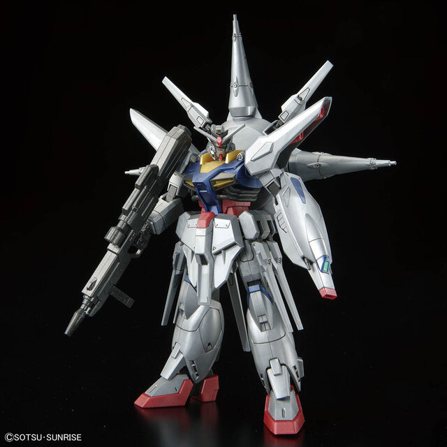 「機動戦士ガンダムSEED」より、「フリーダム」ら3機が揃い踏み！限定メタリック仕様の「20周年記念MSセット」が発売