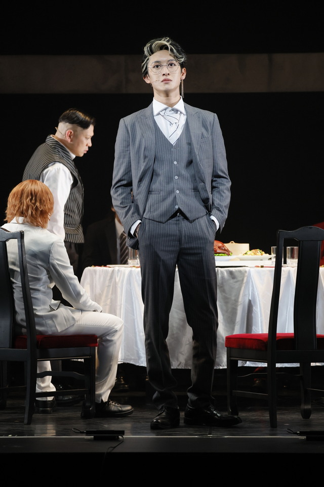 『舞台「東京リベンジャーズ」－聖夜決戦編－』舞台写真（C）和久井健・講談社／舞台「東京リベンジャーズ」製作委員会