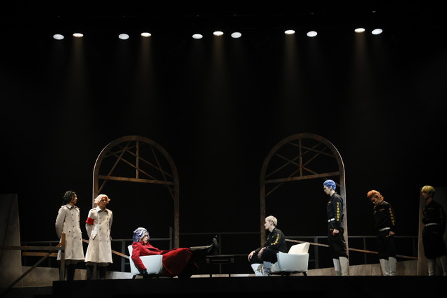 『舞台「東京リベンジャーズ」－聖夜決戦編－』舞台写真（C）和久井健・講談社／舞台「東京リベンジャーズ」製作委員会