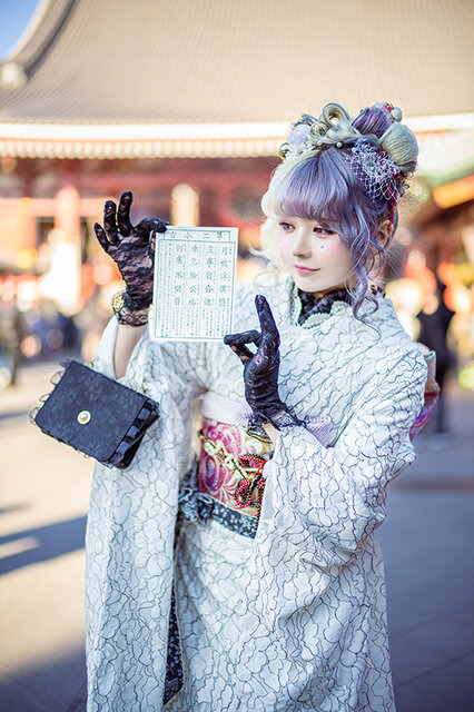 あまに（X：@kujoamani）／ヘアメイク：Miyako 霊子（X：@miyako_cheng）