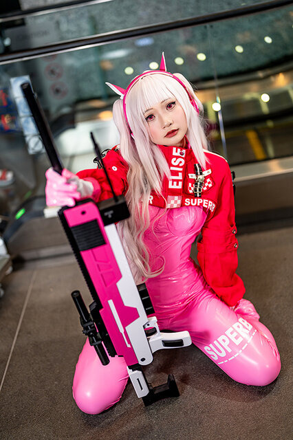 アリス『勝利の女神:NIKKE』／夜明け（Instagram：yoake_sannn）