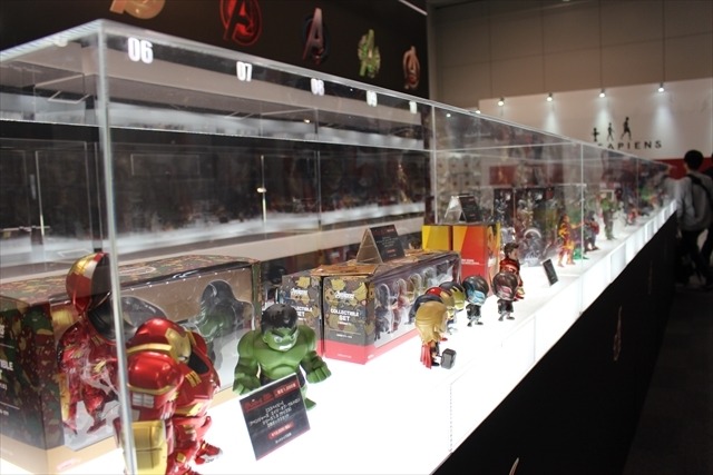 「アベンジャーズ」六本木に秘密基地を再現　ホットトイズのヒーローたちが集結