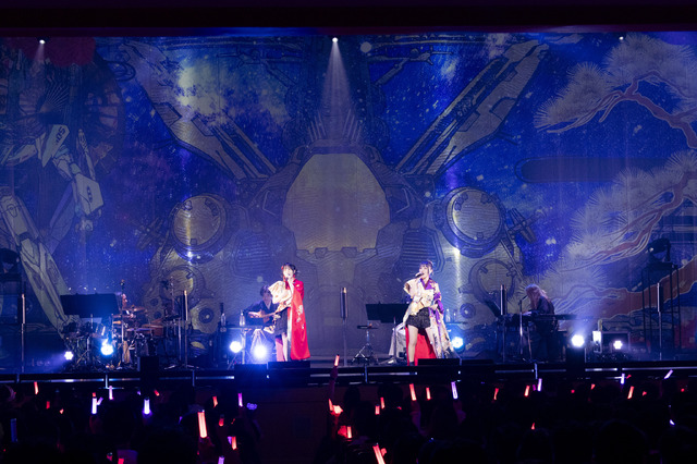 「マクロスFとΔ合わせ 京都南座歌舞伎ノ宴 ～ミニライブ＆歌舞伎コラボトーク～」イベントの様子（C）2007 BIGWEST/MACROSS F PROJECT・MBS（C）2021 BIGWEST/MACROSS DELTA PROJECT（C）SHOCHIKU