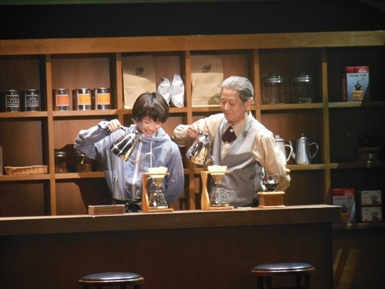 舞台「東京喰種トーキョーグール」 はエピソードを凝縮、濃密さを強調した作品