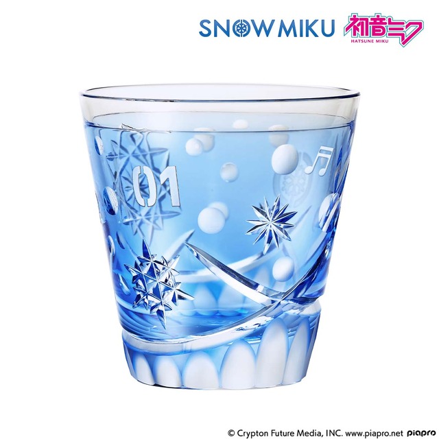 『初音ミク』「雪ミク 江戸切子グラス」39,000円（税込）Art by 岩十（C）Crypton Future Media, INC. www.piapro.net
