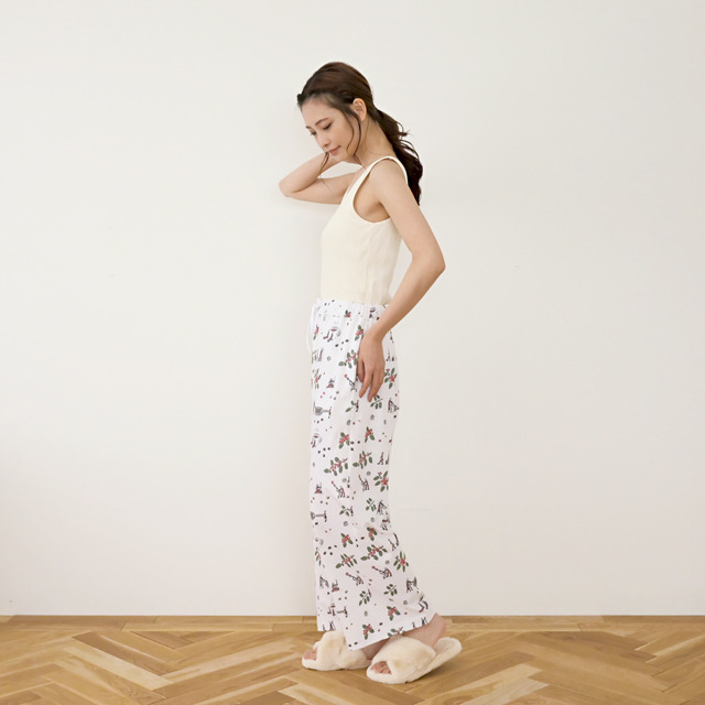 「ルームパンツ」4,950円（税込）（C）2015 EXNOA LLC/NITRO PLUS