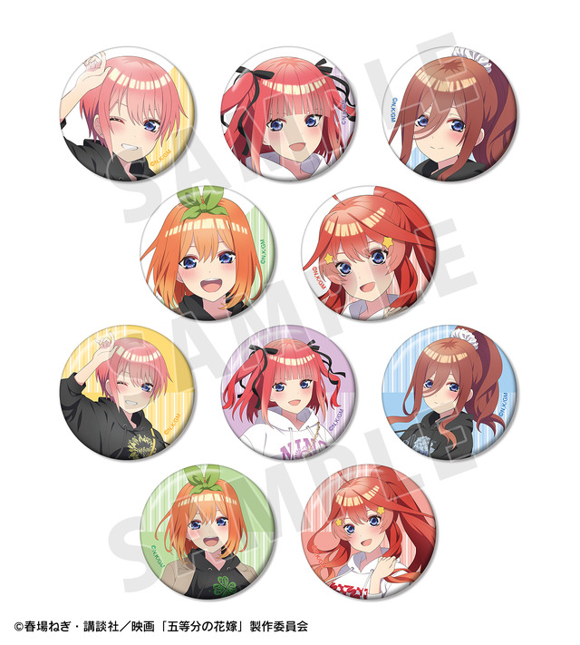 映画『五等分の花嫁』「arti-mate トレーディング缶バッジ 描き下ろし フラワーモチーフコーディネートver.」単品：440円（税込）/BOX：4,400円（税込）（C）春場ねぎ・講談社／映画「五等分の花嫁」製作委員会