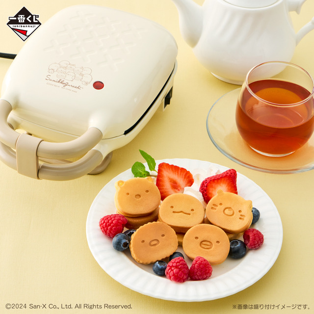 「一番くじ すみっコぐらし～すみっコのスイーツタイム～」A賞：すみっコワッフルメーカー（C）2024 San-X Co., Ltd. All Rights Reserved.