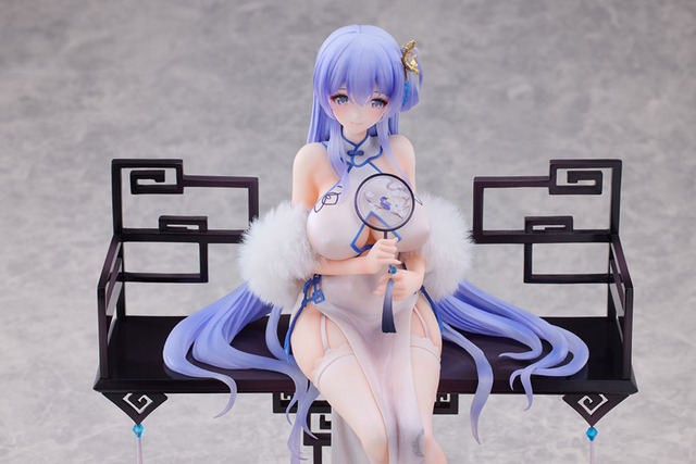 「アズールレーン ロドニー ～完璧な佳人ver.～ 1/7スケール 完成品フィギュア」26,400円（税込）（C）2017 Manjuu Co.， Ltd. ＆ YongShi Co.， Ltd. All Rights Reserved.（C）2017 Yostar， Inc. All Rights Reserved.