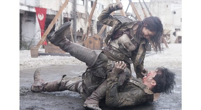 「進撃の巨人 ATTACK ON TITAN 反撃の狼煙」- (C) 諫山創・講談社／BeeTV