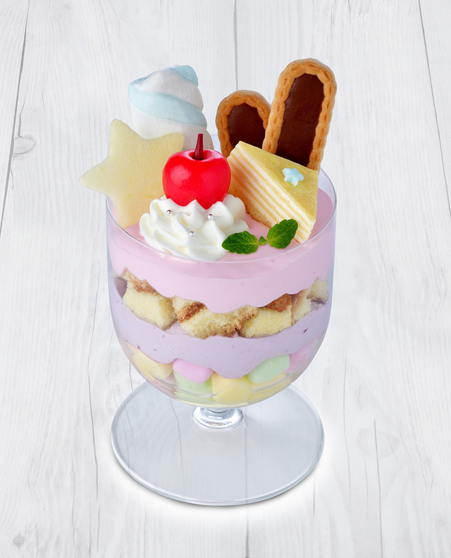 『星のカービィ』「Kirby Café」「カービィがつくった！ハリキリおてつだいパフェ（※HAKATA限定）」968円（税込）（C）Nintendo / HAL Laboratory, Inc.