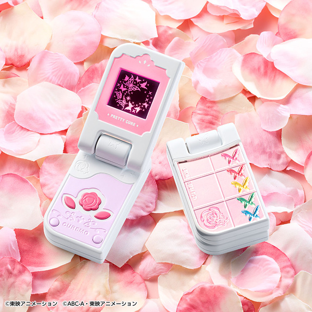 「NARIKIRI WORLD Store Pop Up」「Pretty Memories Yes！プリキュア5GoGo！ 変身ケータイ！キュアモ」7,678円（税込／送料・手数料別途）（C）東映アニメーション