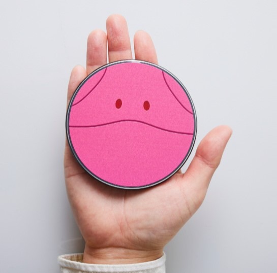 「機動戦士ガンダムSEEDシリーズ ハロ 置くだけスマホ充電器 BOOK」3,575円（税込）（C）創通・サンライズ