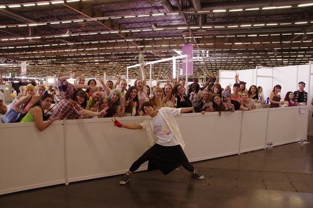 伊勢大貴、フランスでニンニンジャーを踊る 「忍ばず踊ってみた！」 Japan Expoで披露