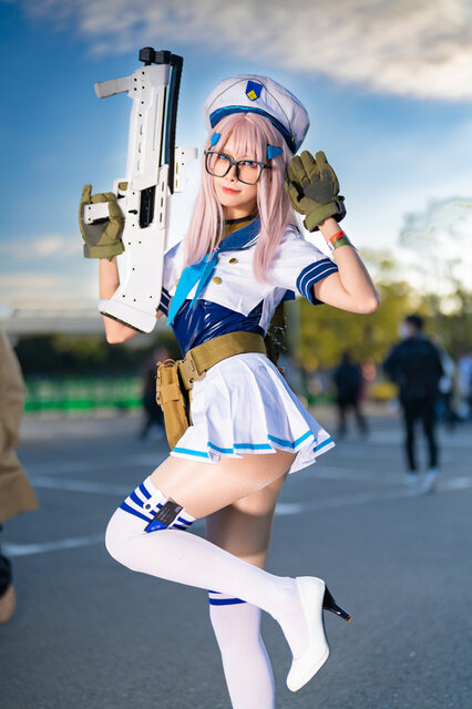 ネオン『勝利の女神:NIKKE』／零崎沙耶（Twitter：@zerozakisaya）、撮影：乃木章