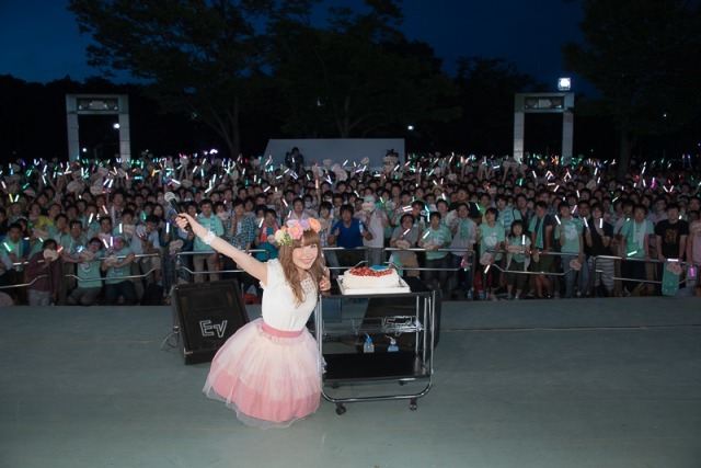 「内田彩」 野外フリーライブ カメラマン・清水久嗣