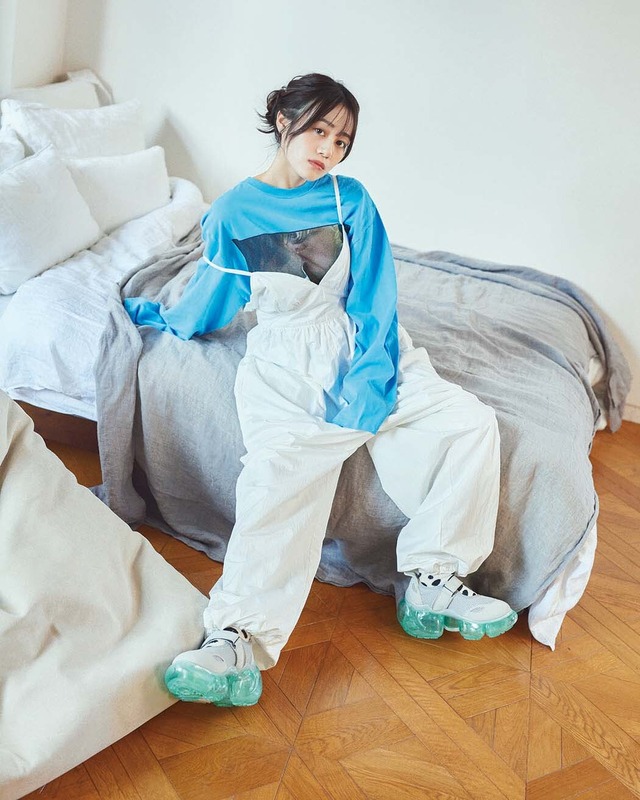 「伊藤美来 カレンダー 2024.04-2025.03（cute ver.）」撮影／熊木優（io）