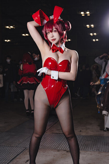 宝鐘マリン（バニーガール）「ホロライブ」／CHIHIRO（X：@chihiro_changTW）、撮影：山颪ヒア（X：@fotomachen）