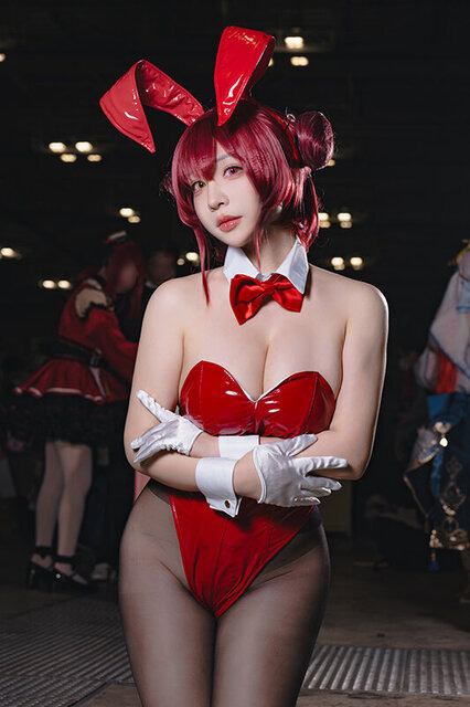 宝鐘マリン（バニーガール）「ホロライブ」／CHIHIRO（X：@chihiro_changTW）、撮影：山颪ヒア（X：@fotomachen）