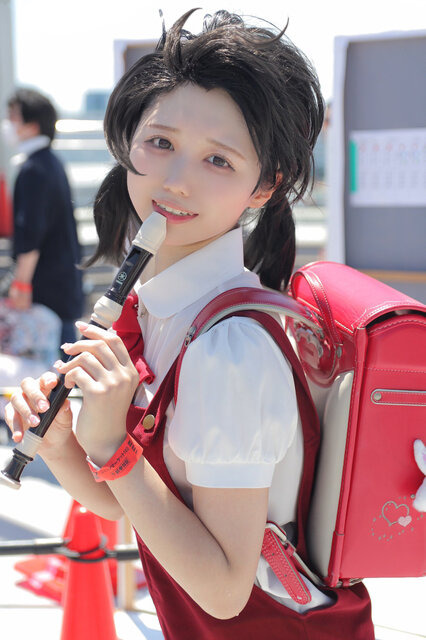 歌愛ユキ「強風オールバック」楽曲：ゆこぴ／桃田とろ（X：@toro_momomo）、撮影：谷口godhiva（X：@akameganeda_yo）