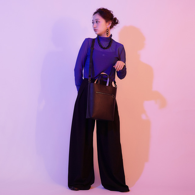 「五条悟モデル バッグ」19,800円（税込）（C）芥見下々／集英社・呪術廻戦製作委員会