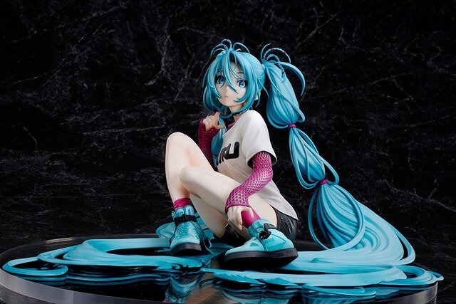 あらわになった太ももがスニーカーに映える！「初音ミク」×米山舞氏のコラボフィギュア締切は3月29まで